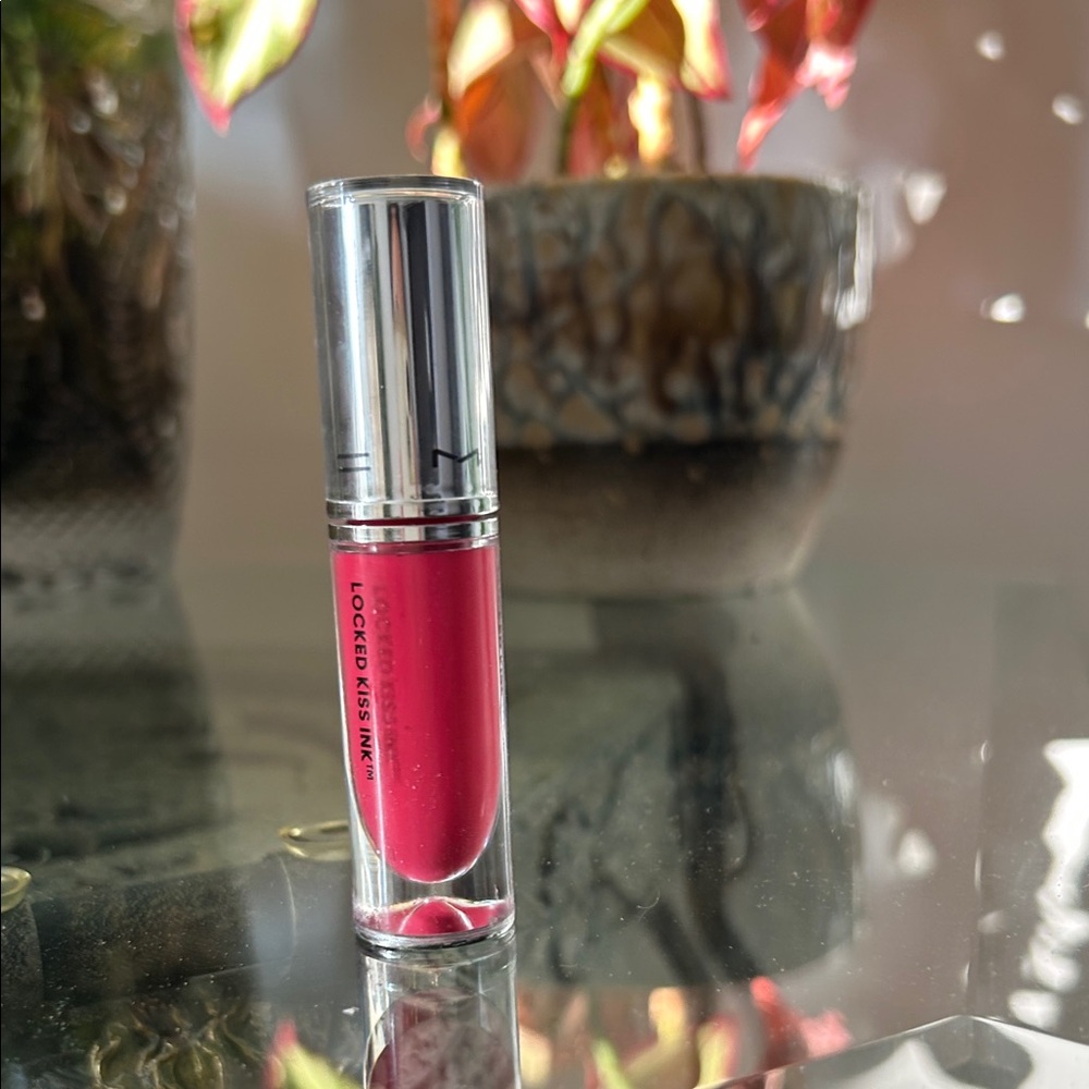 MAC Locked Kiss in Gossip